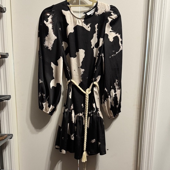 Alexis Dresses & Skirts - Alexis Black and Cream Dress